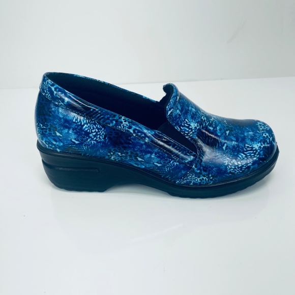 Easy Works Easy Street Womens Bind Round Toe Clogs Blue ABSTACT Animal PRINT 10W - Picture 7 of 10